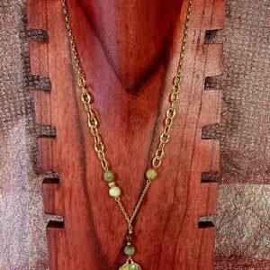 Collier en acier inoxydable doré et perles de Grenat Vert