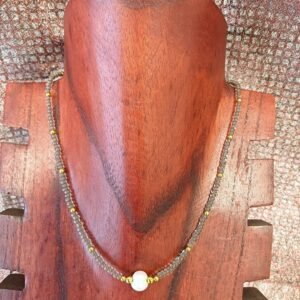 Ras de cou en perles de rocaille, acier inoxydable doré avec perle d'Eau Douce