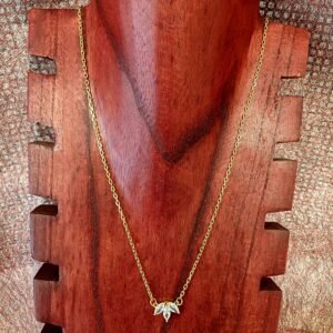 Collier simple en acier inoxydable doré et cristal